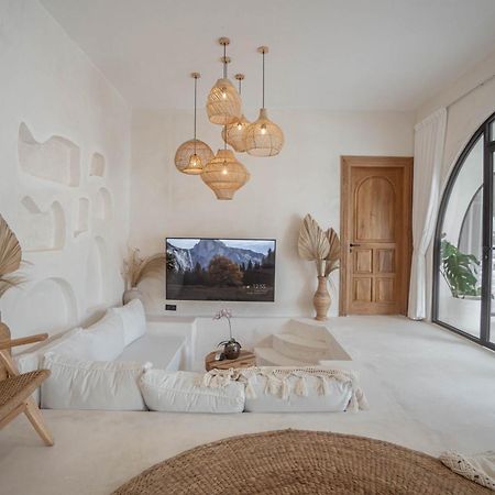 Bohemian Jogja Villas With Private Pool Kejayan Екстер'єр фото